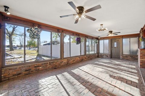 Tiny photo for 6945 Garden Road, Maumee, OH 43537 (MLS # 10001498)