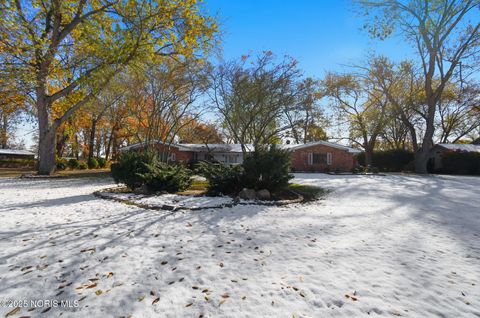 Tiny photo for 6945 Garden Road, Maumee, OH 43537 (MLS # 10001498)