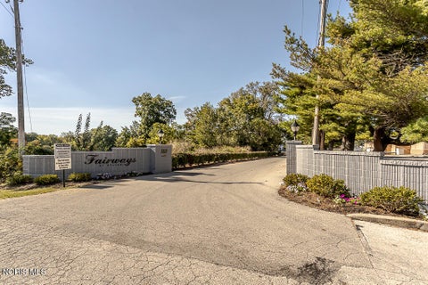 Tiny photo for 5831 Monroe Street #206, Sylvania, OH 43560 (MLS # 10014187)