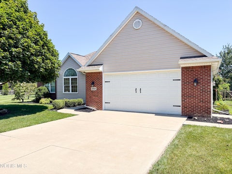 Photo of 4044 Edge View Drive, Oregon, OH 43616 (MLS # 10011044)