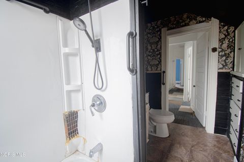 Tiny photo for 2422 Lawrence Avenue, Toledo, OH 43620 (MLS # 10006623)