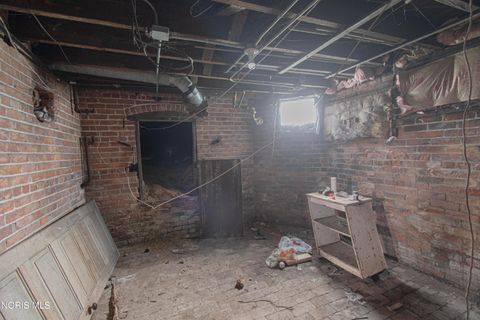 Tiny photo for 2422 Lawrence Avenue, Toledo, OH 43620 (MLS # 10006623)