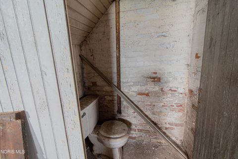 Tiny photo for 2422 Lawrence Avenue, Toledo, OH 43620 (MLS # 10006623)