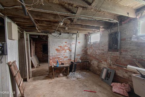 Tiny photo for 2422 Lawrence Avenue, Toledo, OH 43620 (MLS # 10006623)