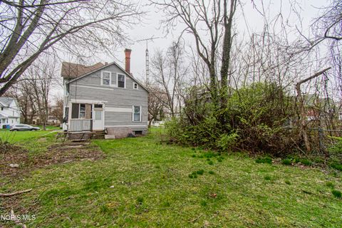 Tiny photo for 2422 Lawrence Avenue, Toledo, OH 43620 (MLS # 10006623)