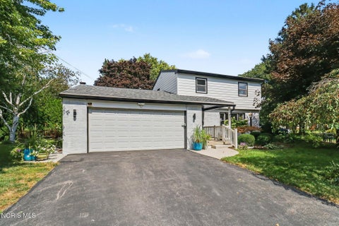 Tiny photo for 401 Orchard View Drive, Maumee, OH 43537 (MLS # 10013434)