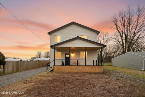 Photo of 1107 Lemoyne Road, Northwood, OH 43619 (MLS # 10003186)