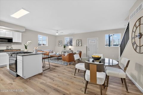 Tiny photo for 1107 Lemoyne Road, Northwood, OH 43619 (MLS # 10003186)