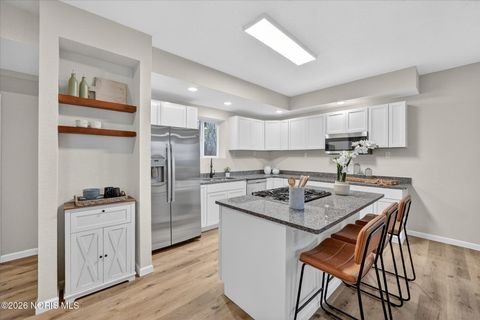 Tiny photo for 1107 Lemoyne Road, Northwood, OH 43619 (MLS # 10003186)