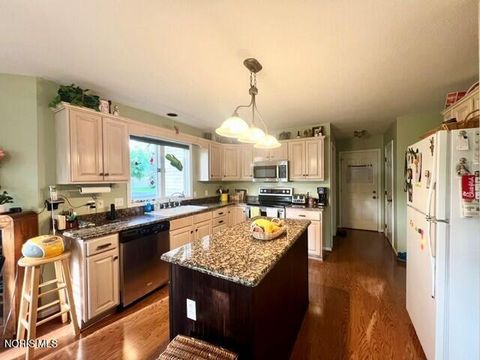 Tiny photo for 526 Kitlou Court, Holland, OH 43528 (MLS # 10008150)