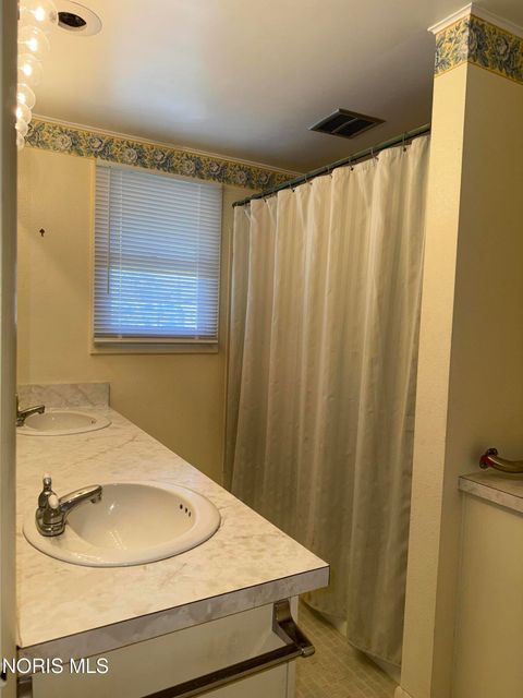 Tiny photo for 918 Birdseye Boulevard, Fremont, OH 43420 (MLS # 10006548)