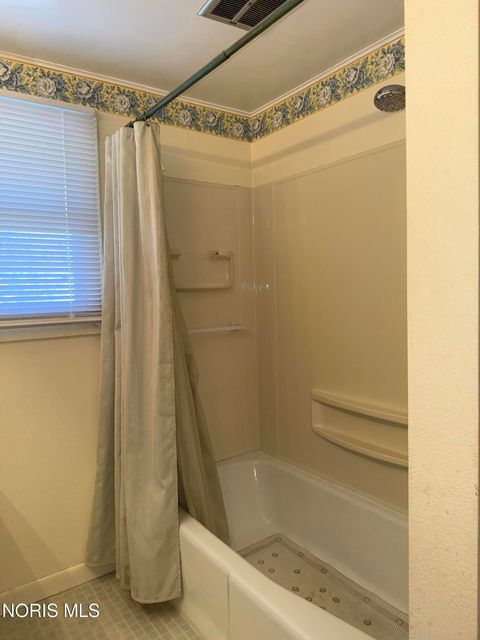 Tiny photo for 918 Birdseye Boulevard, Fremont, OH 43420 (MLS # 10006548)