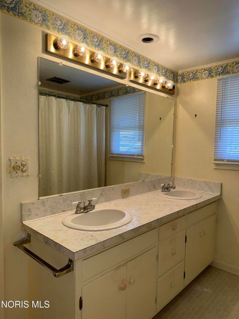 Tiny photo for 918 Birdseye Boulevard, Fremont, OH 43420 (MLS # 10006548)