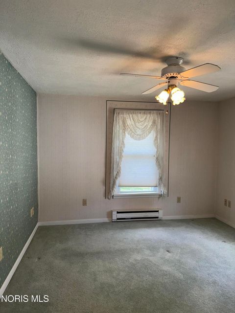 Tiny photo for 918 Birdseye Boulevard, Fremont, OH 43420 (MLS # 10006548)