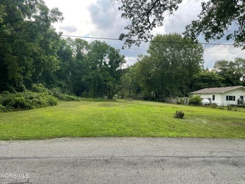 Photo of 5952 Rudyard Road, Sylvania, OH 43560 (MLS # 10004413)