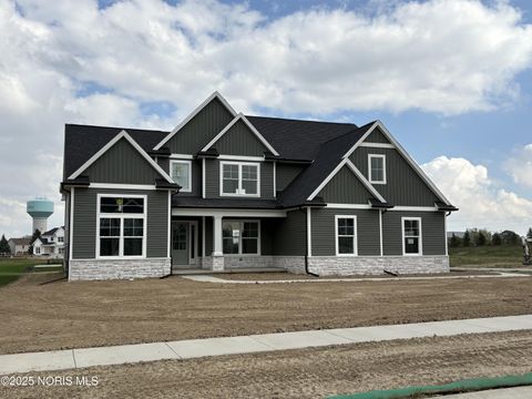 Photo of 11 Hawthorne Crossing Xing, Perrysburg, OH 43551 (MLS # 6127196)