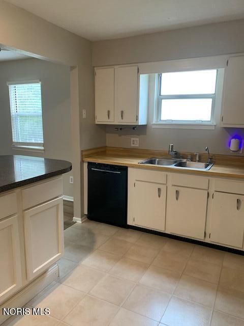 Tiny photo for 6035 Red Oak Drive, Toledo, OH 43615 (MLS # 10005444)