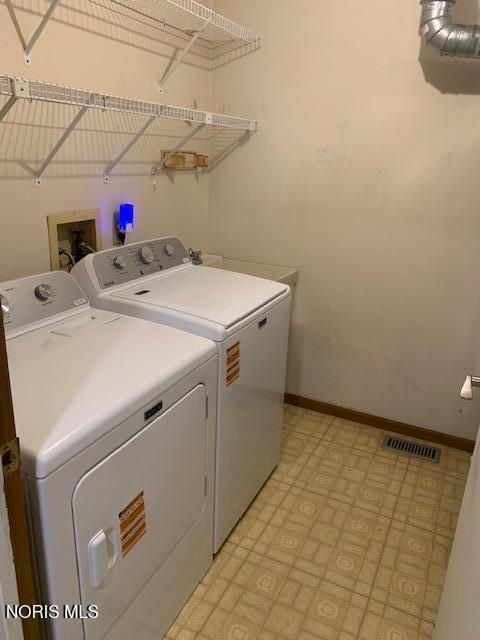 Tiny photo for 6035 Red Oak Drive, Toledo, OH 43615 (MLS # 10005444)