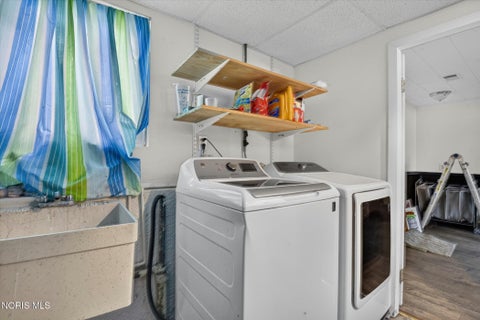 Tiny photo for 470 Edgewood Drive, Perrysburg, OH 43551 (MLS # 10010886)