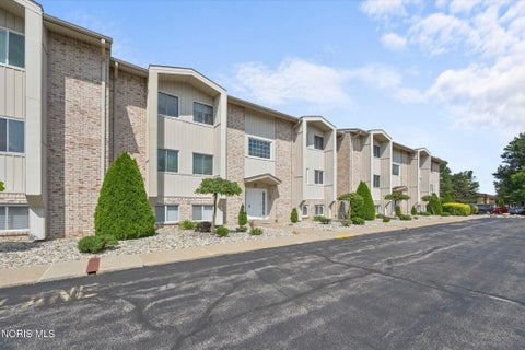 Tiny photo for 6640 Salisbury Road #Apt B312, Maumee, OH 43537 (MLS # 10012306)