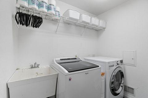 Tiny photo for 872 Cherry Street, Perrysburg, OH 43551 (MLS # 6136091)