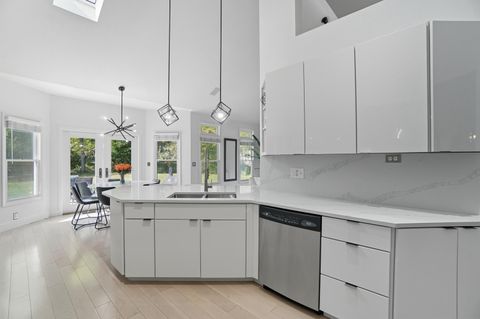 Tiny photo for 872 Cherry Street, Perrysburg, OH 43551 (MLS # 6136091)