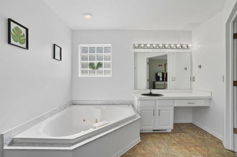 Tiny photo for 872 Cherry Street, Perrysburg, OH 43551 (MLS # 6136091)