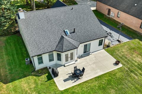 Tiny photo for 872 Cherry Street, Perrysburg, OH 43551 (MLS # 6136091)