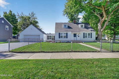 Tiny photo for 4441 Westway Street, Toledo, OH 43612 (MLS # 10014333)
