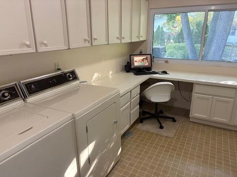 Tiny photo for 4801 Southbridge Road, Toledo, OH 43623 (MLS # 10000065)