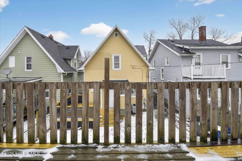 Tiny photo for 624 Carlton Street, Toledo, OH 43609 (MLS # 10002854)