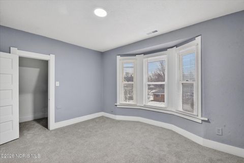 Tiny photo for 624 Carlton Street, Toledo, OH 43609 (MLS # 10002854)