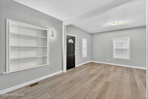 Tiny photo for 624 Carlton Street, Toledo, OH 43609 (MLS # 10002854)