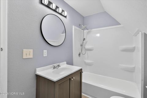 Tiny photo for 624 Carlton Street, Toledo, OH 43609 (MLS # 10002854)