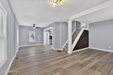 Tiny photo for 624 Carlton Street, Toledo, OH 43609 (MLS # 10002854)