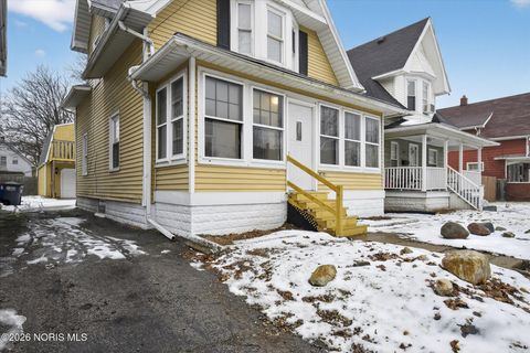 Tiny photo for 624 Carlton Street, Toledo, OH 43609 (MLS # 10002854)