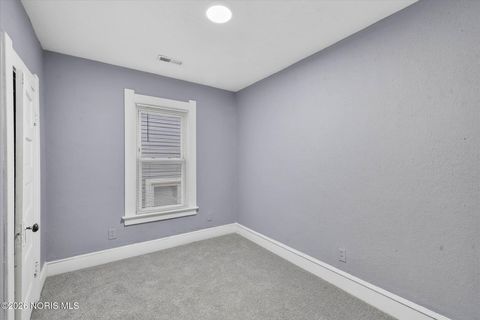 Tiny photo for 624 Carlton Street, Toledo, OH 43609 (MLS # 10002854)