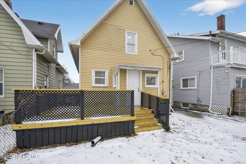 Tiny photo for 624 Carlton Street, Toledo, OH 43609 (MLS # 10002854)