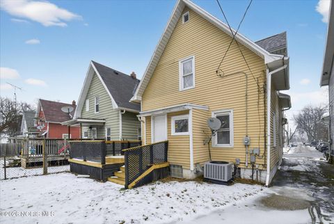 Tiny photo for 624 Carlton Street, Toledo, OH 43609 (MLS # 10002854)