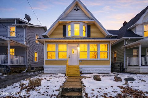 Photo of 624 Carlton Street, Toledo, OH 43609 (MLS # 10002854)