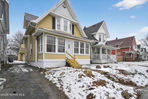 Tiny photo for 624 Carlton Street, Toledo, OH 43609 (MLS # 10002854)