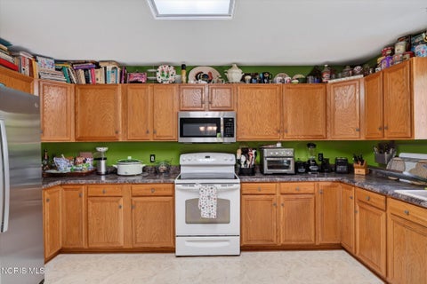 Tiny photo for 1369 Austin Court, Perrysburg, OH 43551 (MLS # 10009618)