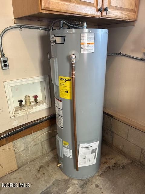 Tiny photo for 204 Short Street, Northwood, OH 43619 (MLS # 10005699)