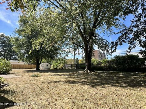 Tiny photo for 822 Bright Road, Findlay, OH 45840 (MLS # 10000215)