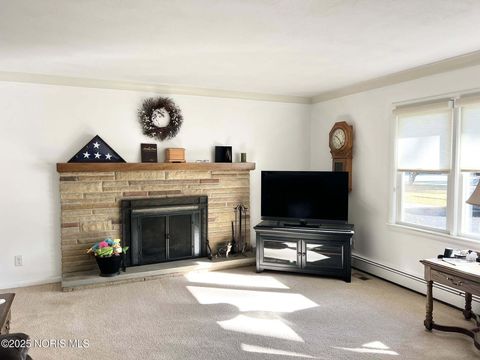 Tiny photo for 822 Bright Road, Findlay, OH 45840 (MLS # 10000215)