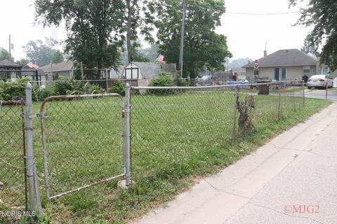 Tiny photo for 358 Lakeview Drive, Harbor View, OH 43434 (MLS # 10010762)