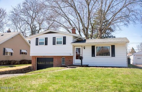 Tiny photo for 462 S Goodyear Street, Oregon, OH 43616 (MLS # 10005695)