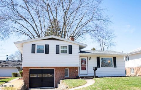 Tiny photo for 462 S Goodyear Street, Oregon, OH 43616 (MLS # 10005695)