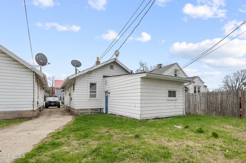 Tiny photo for 1952 Fairfax Road, Toledo, OH 43613 (MLS # 10006221)