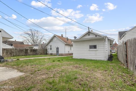 Tiny photo for 1952 Fairfax Road, Toledo, OH 43613 (MLS # 10006221)